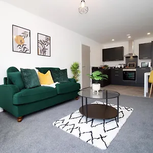 New Modern By Ekliving Luxe Apartment